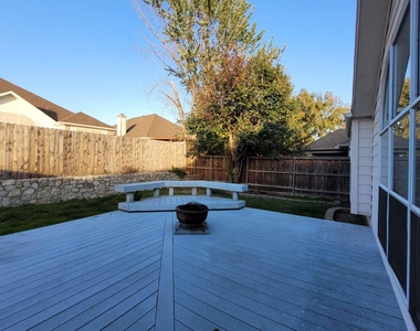 4609 Parkview Lane - Photo Thumbnail 5