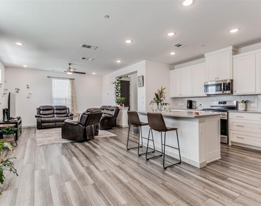 2744 Parkview Place - Photo Thumbnail 8