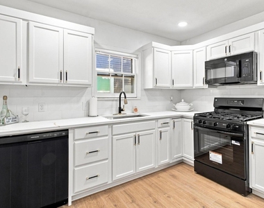 2716 Frazier Avenue - Photo Thumbnail 7