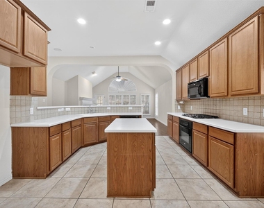 2408 Barranca Way - Photo Thumbnail 10