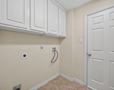 2408 Barranca Way - Photo Thumbnail 27