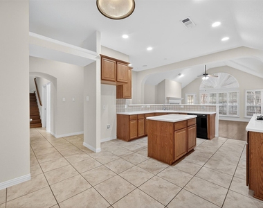 2408 Barranca Way - Photo Thumbnail 11