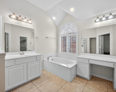 2408 Barranca Way - Photo Thumbnail 22