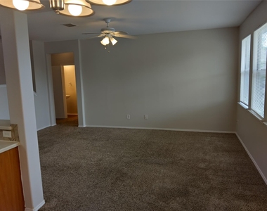 1133 Mockingbird Drive - Photo Thumbnail 8