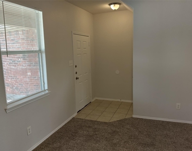 1133 Mockingbird Drive - Photo Thumbnail 2