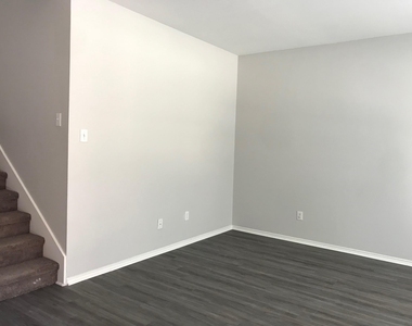 2053 Meadow Park Drive - Photo Thumbnail 3