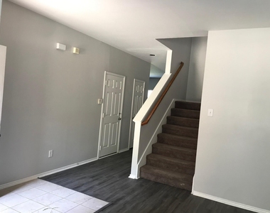 2053 Meadow Park Drive - Photo Thumbnail 7