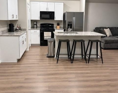 717 Big Bend Parkway - Photo Thumbnail 7