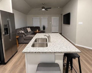 717 Big Bend Parkway - Photo Thumbnail 9