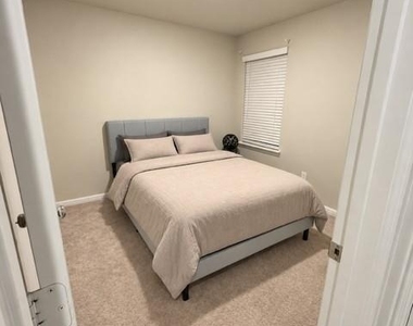 717 Big Bend Parkway - Photo Thumbnail 5