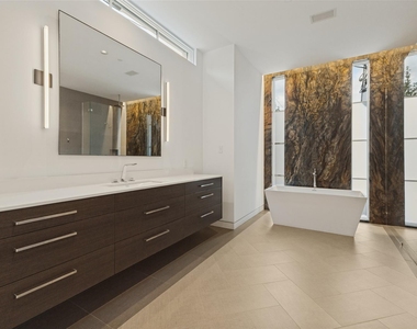 4352 Fairfax Avenue - Photo Thumbnail 24