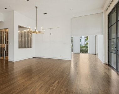 4352 Fairfax Avenue - Photo Thumbnail 13