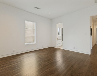 4352 Fairfax Avenue - Photo Thumbnail 30