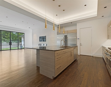 4352 Fairfax Avenue - Photo Thumbnail 18