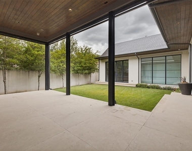 4352 Fairfax Avenue - Photo Thumbnail 34