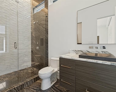 4352 Fairfax Avenue - Photo Thumbnail 32