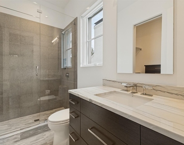 4352 Fairfax Avenue - Photo Thumbnail 29
