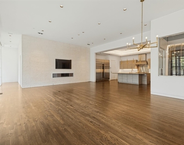4352 Fairfax Avenue - Photo Thumbnail 12