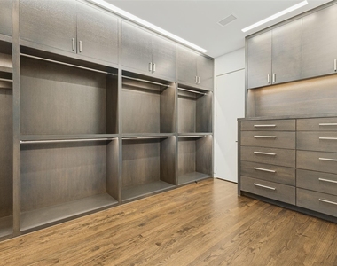 4352 Fairfax Avenue - Photo Thumbnail 26