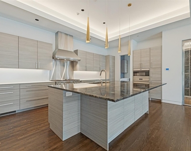 4352 Fairfax Avenue - Photo Thumbnail 21