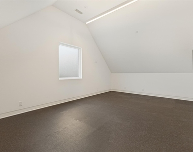 4352 Fairfax Avenue - Photo Thumbnail 33
