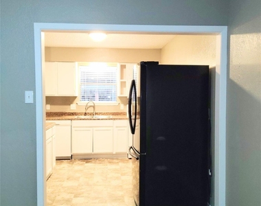 3225 Cortez Drive - Photo Thumbnail 3