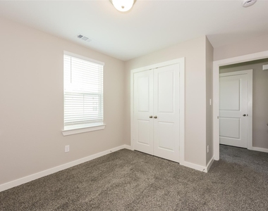 704 Painted Loon Drive - Photo Thumbnail 5