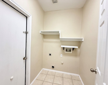 2981 Hancock Drive - Photo Thumbnail 20