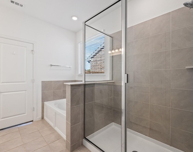 1836 Lockhart Drive - Photo Thumbnail 14