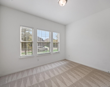 1836 Lockhart Drive - Photo Thumbnail 12