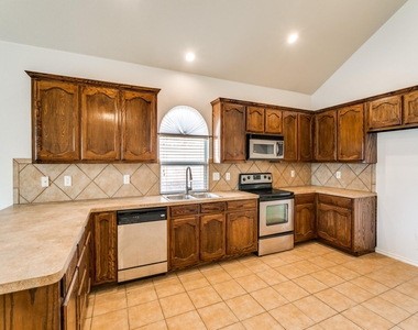 6357 Redeagle Creek Drive - Photo Thumbnail 3