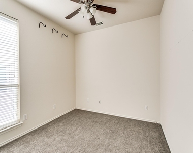 6357 Redeagle Creek Drive - Photo Thumbnail 9