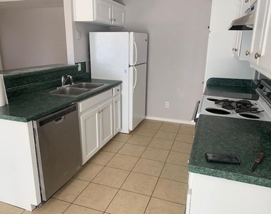 506 Valleyridge Court - Photo Thumbnail 2