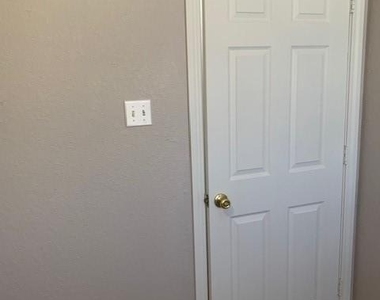 506 Valleyridge Court - Photo Thumbnail 1