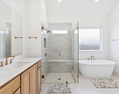 1117 Bradford Street - Photo Thumbnail 20