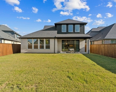 1117 Bradford Street - Photo Thumbnail 35