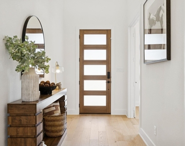 1117 Bradford Street - Photo Thumbnail 3