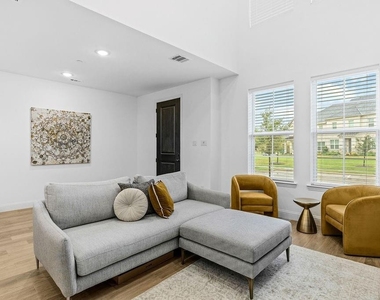 1228 Junction Drive - Photo Thumbnail 4