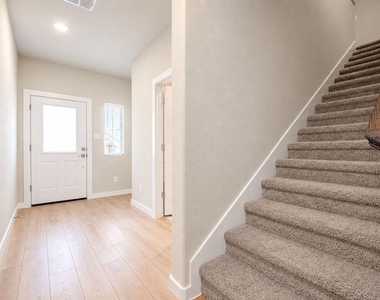 808 Knox River Drive - Photo Thumbnail 21