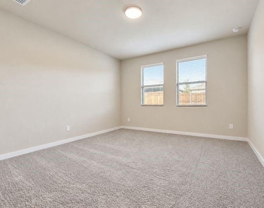 808 Knox River Drive - Photo Thumbnail 12