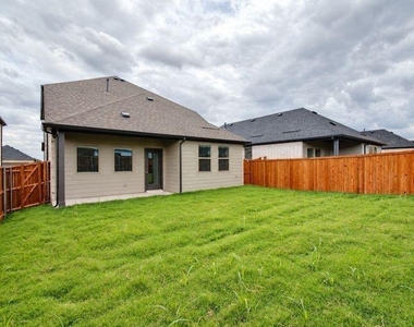 808 Knox River Drive - Photo Thumbnail 23