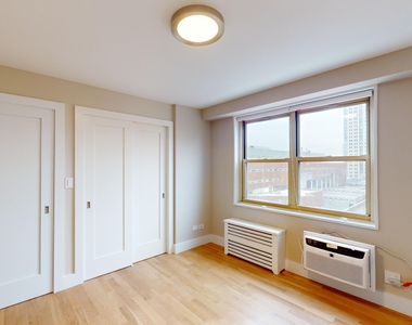 310 Greenwich Street - Photo Thumbnail 7