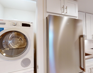 310 Greenwich Street - Photo Thumbnail 11