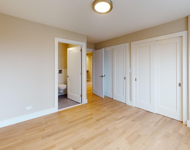 310 Greenwich Street - Photo Thumbnail 8