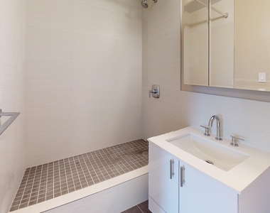 310 Greenwich Street - Photo Thumbnail 9