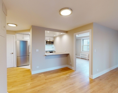 310 Greenwich Street - Photo Thumbnail 2