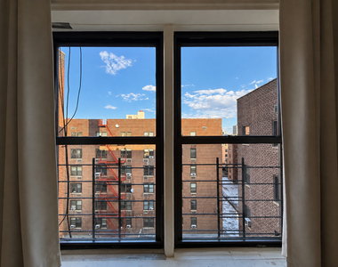 252 Clarkson Avenue - Photo Thumbnail 3