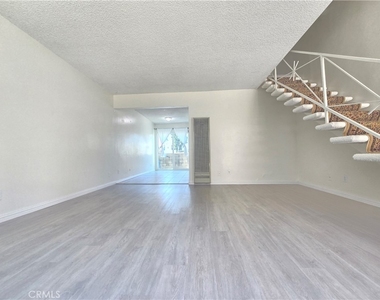 200 Elgin Street - Photo Thumbnail 2