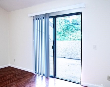3608 Hemlock - Photo Thumbnail 14
