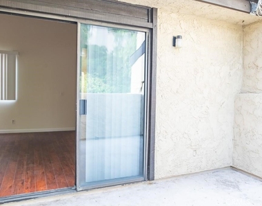 3608 Hemlock - Photo Thumbnail 16